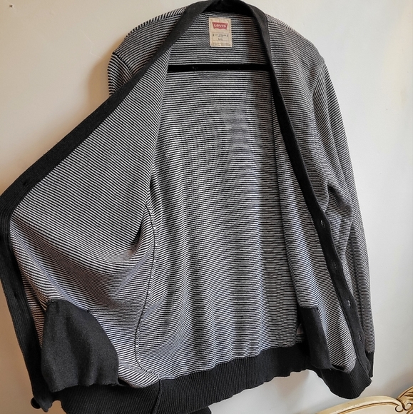 Vintage Levi's Cardigan - Picture 4 of 11